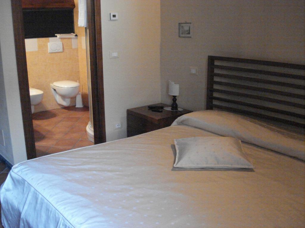 Hotel La Campana D'Oro Beverino Camera foto