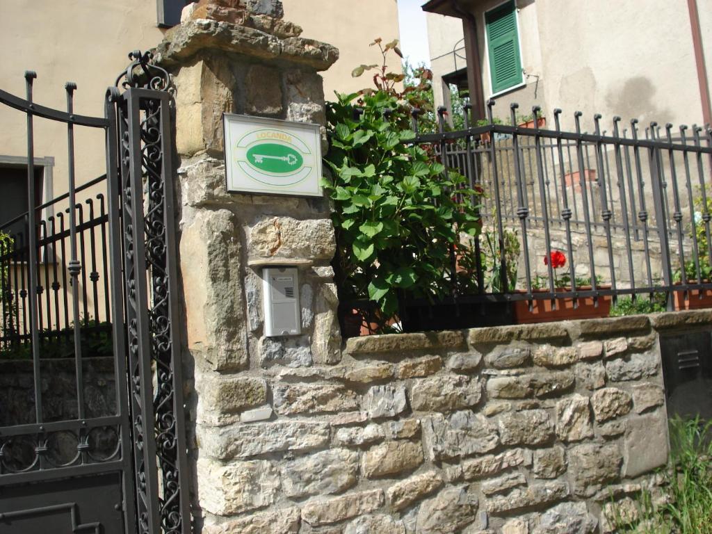 Hotel La Campana D'Oro Beverino Esterno foto